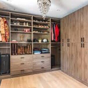 WELCOME TO OUR CLOSET! We are Marni and Melissa.